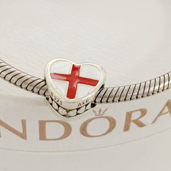 Pandora England Flag Exclusive Heart Charm Bead - Picture 1 of 2